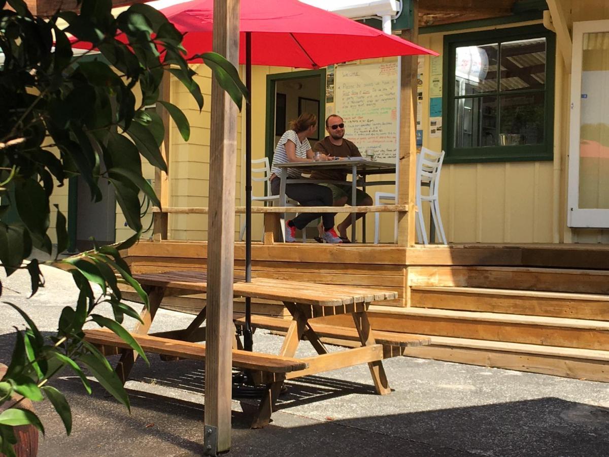 Pickled Parrot - Boutique Hostel Пайхия Екстериор снимка